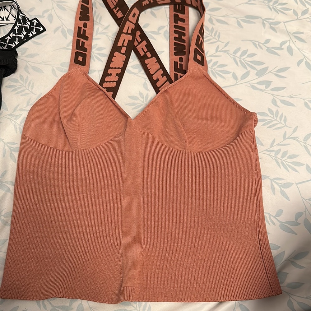 Off-White Top. - Picture 4 of 9